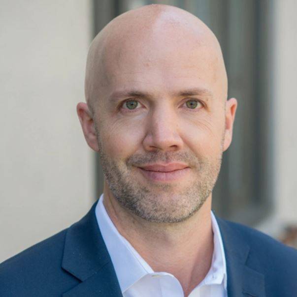 Headshot Dr. Jeffery Hales