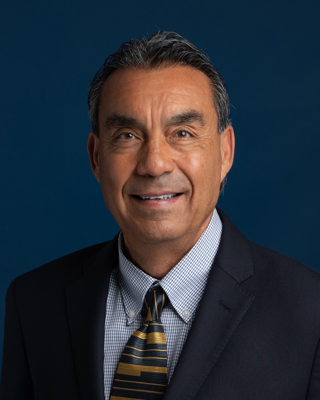 Dr. Cesar  Gonzalez