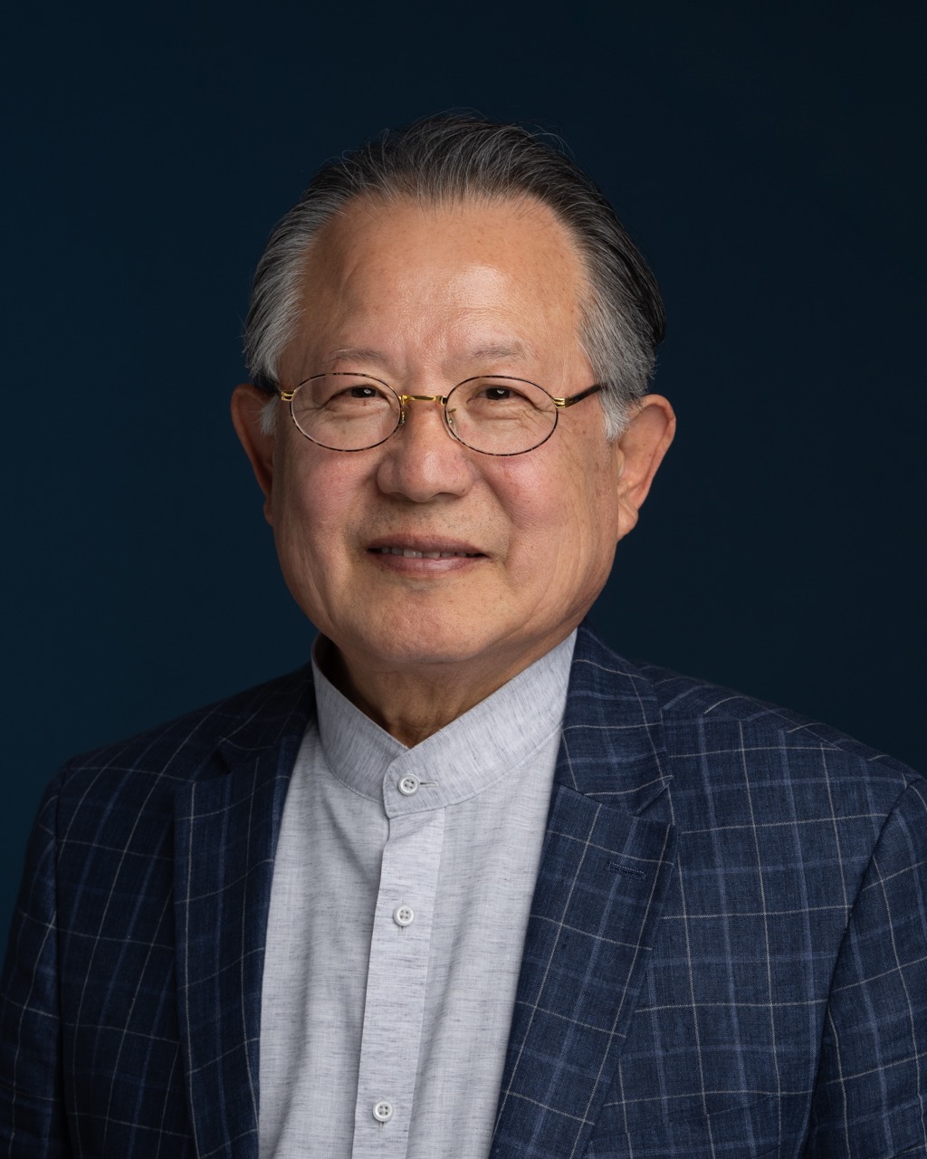 Dr. Max  Kim