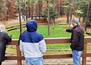 Students visit a cultural site