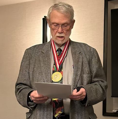 Dr. Taylor receives award